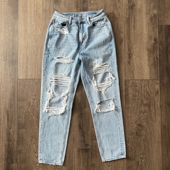 American Eagle Outfitters Denim - American Eagle Highest Rise mom Jean size 4R